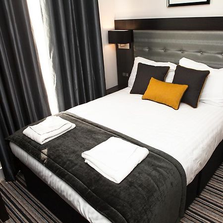 The Tudor Inn Hotel Londen Buitenkant foto