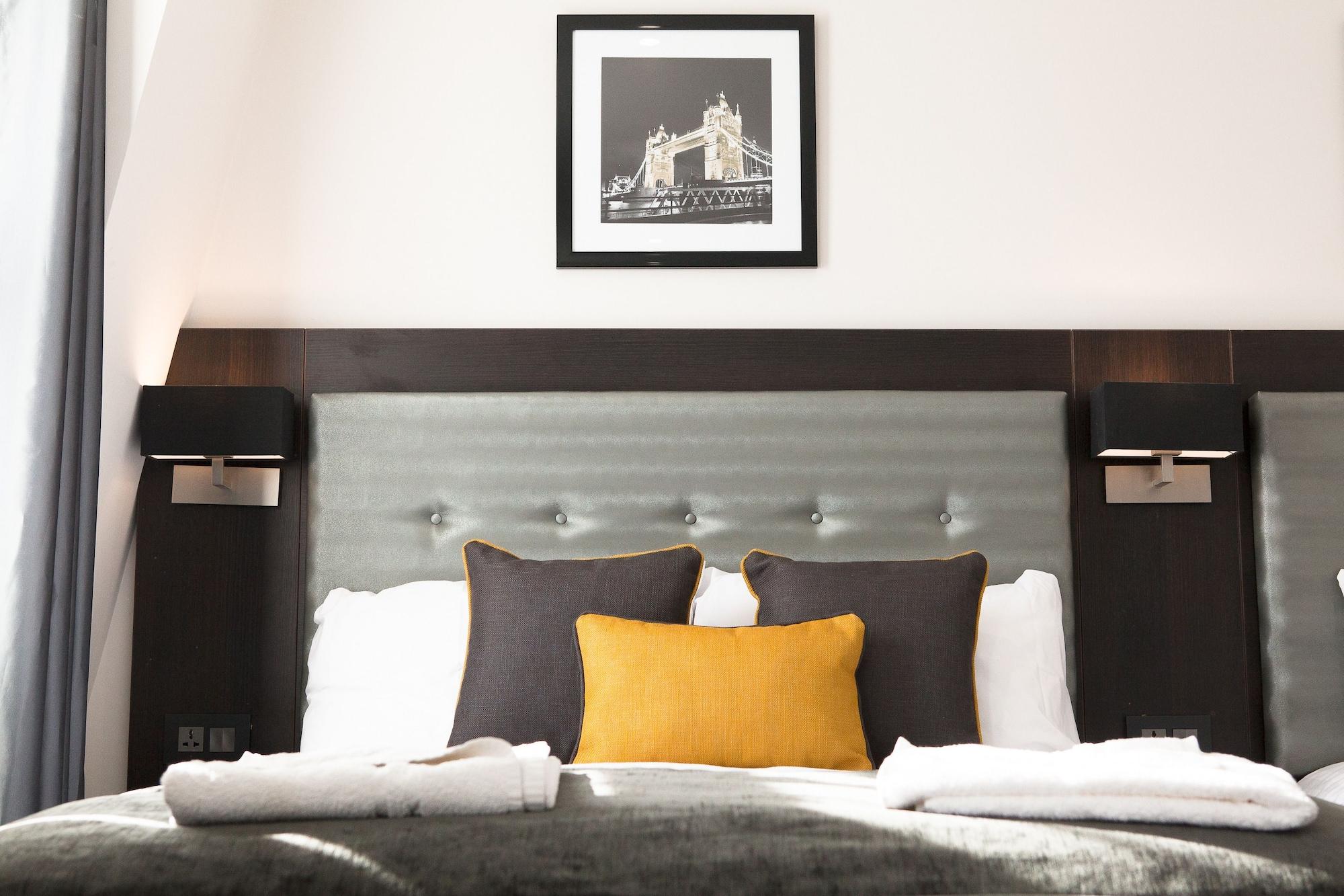 The Tudor Inn Hotel Londen Buitenkant foto